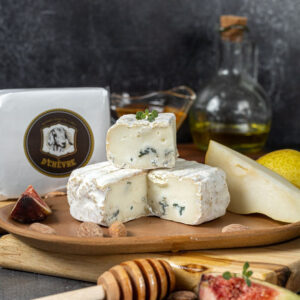 Queijo Artesanal de Casca Florida e Veios Azuis de Leite de Cabra  – Peça 220G