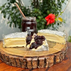 Queijo Lua Cheia 200g + GRÁTIS Geleia de Amora