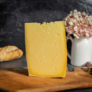 Lá de Madre – 9 meses de maturação – Queijo Artesanal de Leite Crú – fração 250g